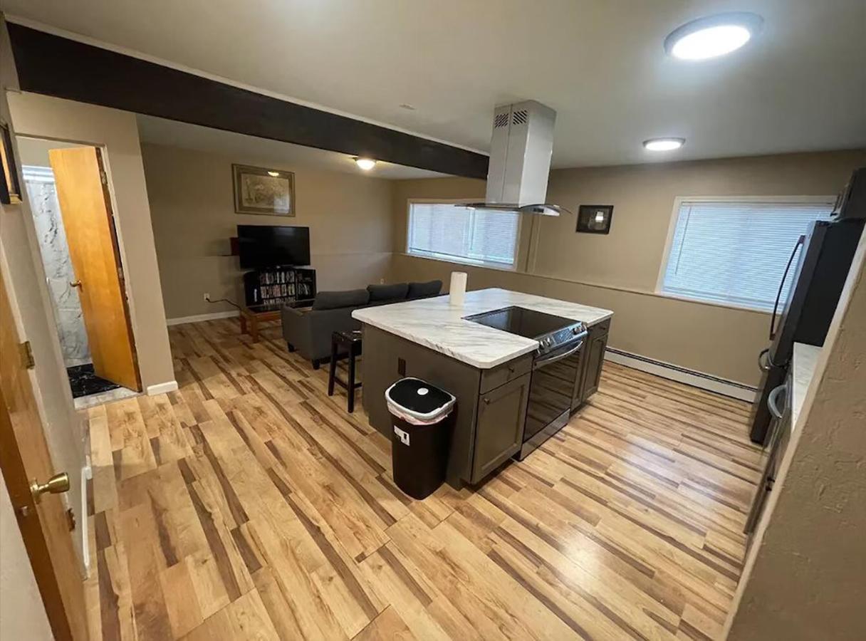Centrally Located 2Br Spacious High-Speed Internet Анкоридж Экстерьер фото