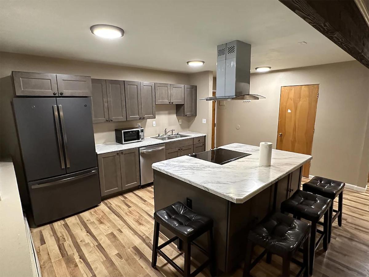 Centrally Located 2Br Spacious High-Speed Internet Анкоридж Экстерьер фото